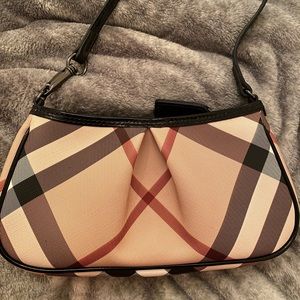 Burberry purse